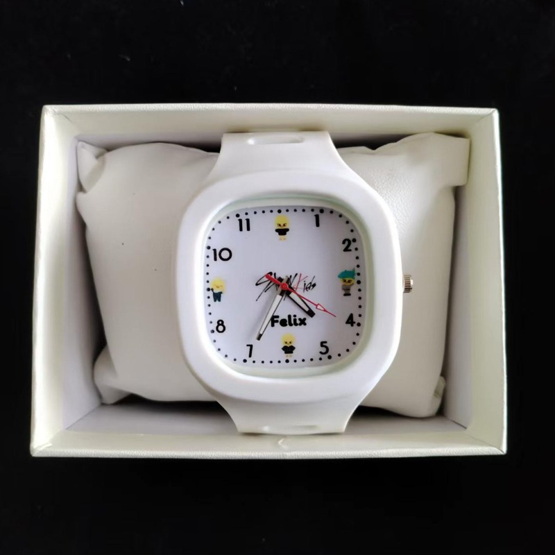 New Skzoo Stray Kids Anime Car – обзор и цена Accessories With Watch