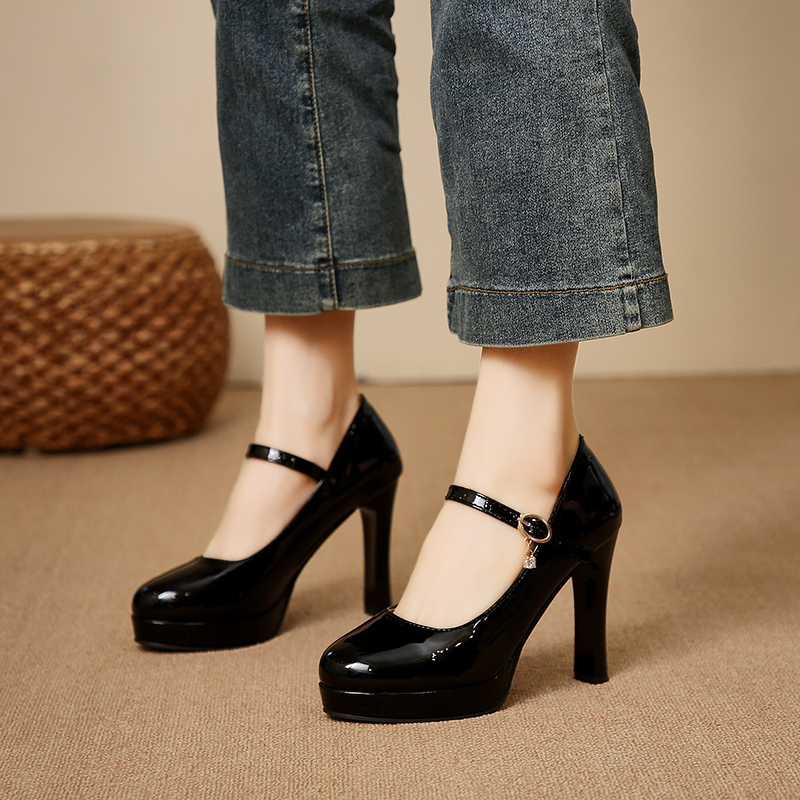 Women's classic round-toe plat – обзор и цена Leather Classic Strap