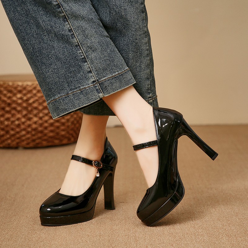 Women's classic round-toe plat – обзор и цена Leather Classic Strap