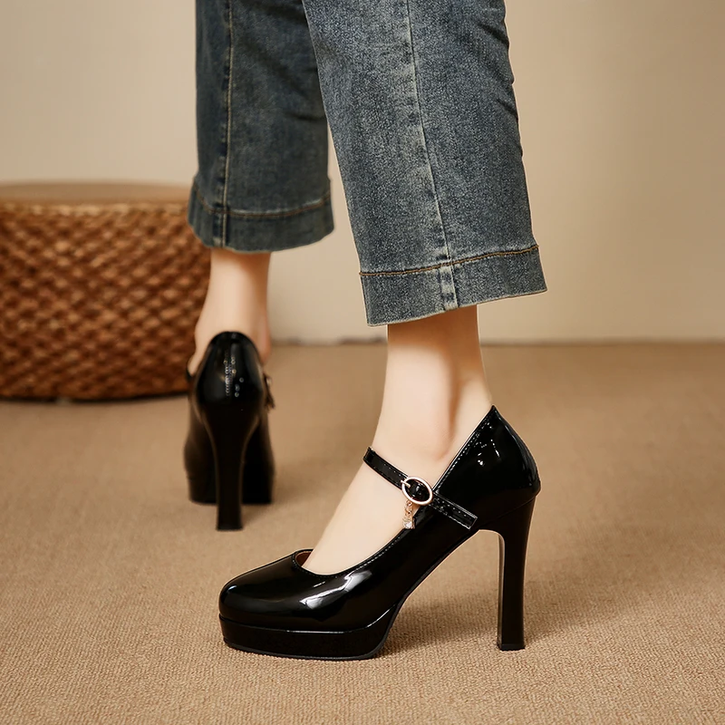 Women's classic round-toe plat – обзор и цена Leather Classic Strap